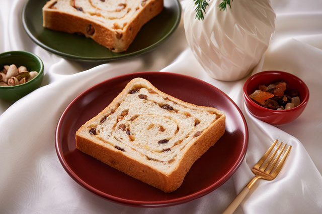クリスマスイベント食パン「贅沢果実食パン」